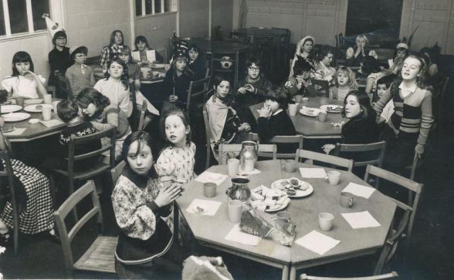 [1960 Junior School Canteen]