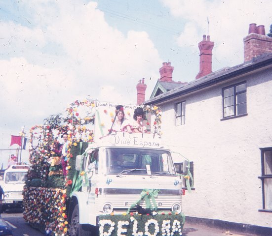 [Viva Espana Delora Carival Float]