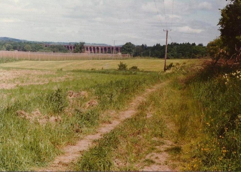 [The walk to Ledbury Swimming Baths]